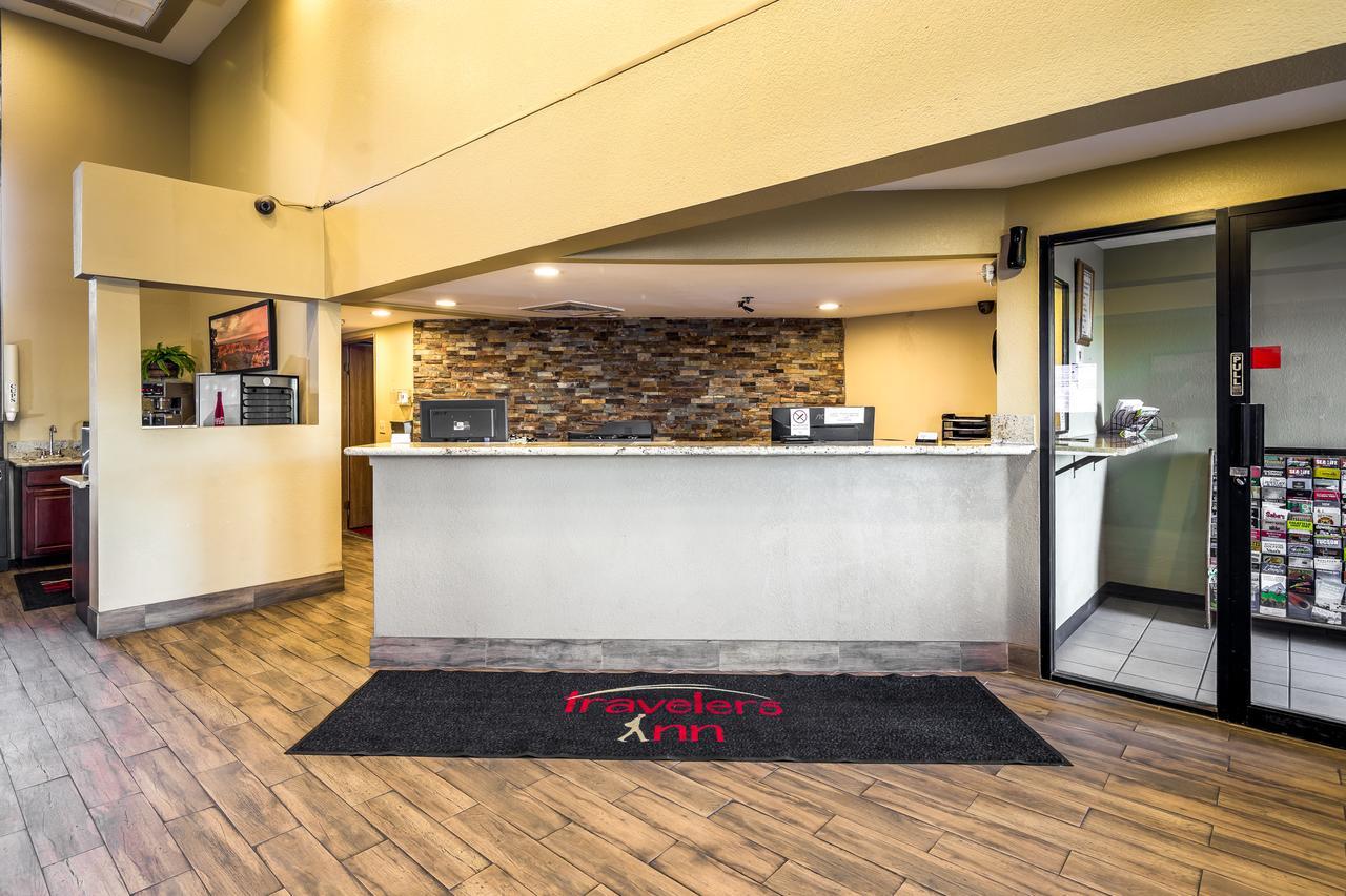 Travelers Inn - Финикс Екстериор снимка