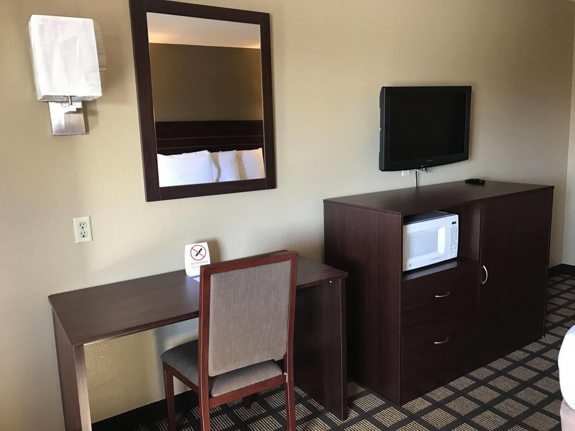 Travelers Inn - Финикс Екстериор снимка
